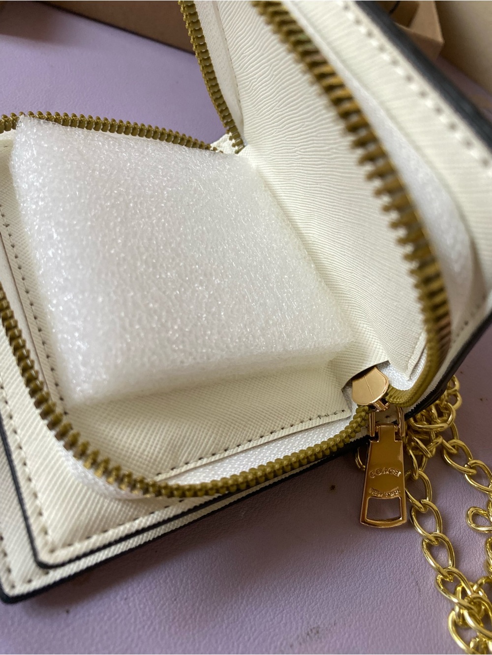 Coach White Crossbody Bag with Red & Pink Kiss Print and Gold Chain - Picture 5 of 5